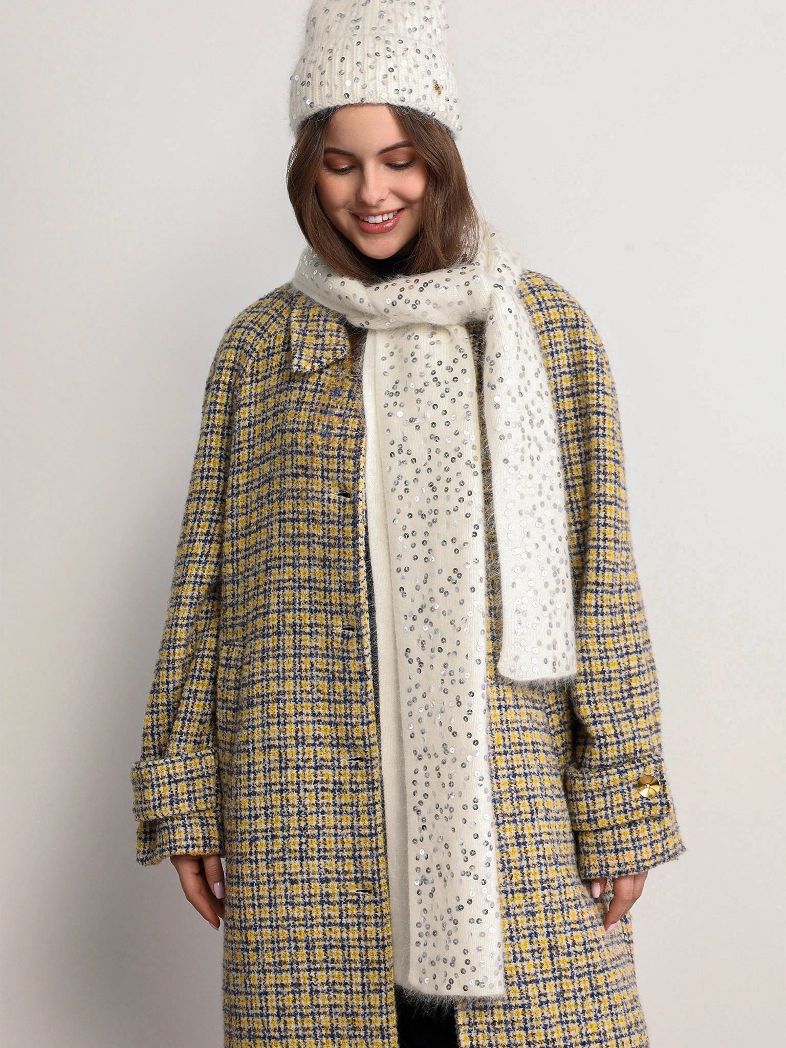 Шарф из ангоры и акрила с пайетками 